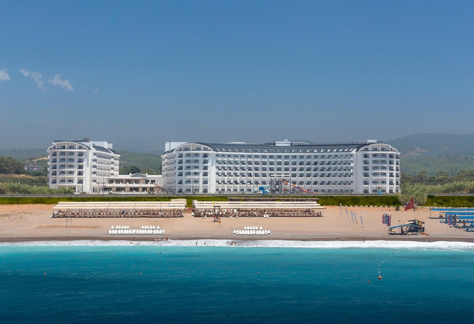 Sandee Calido Maris Hotel Beach
