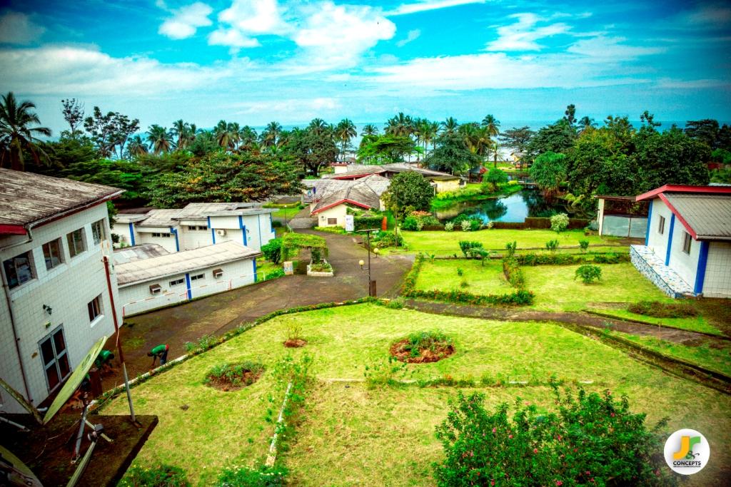Sandee Seme Beach