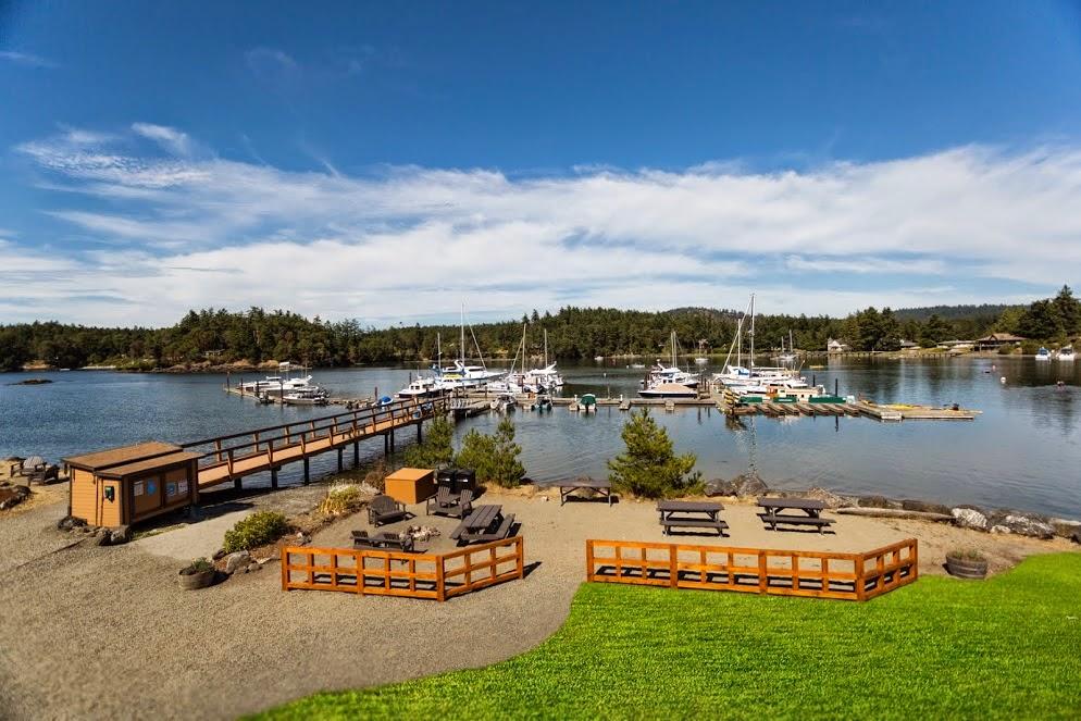 Sandee Snug Harbor Resort And Marina