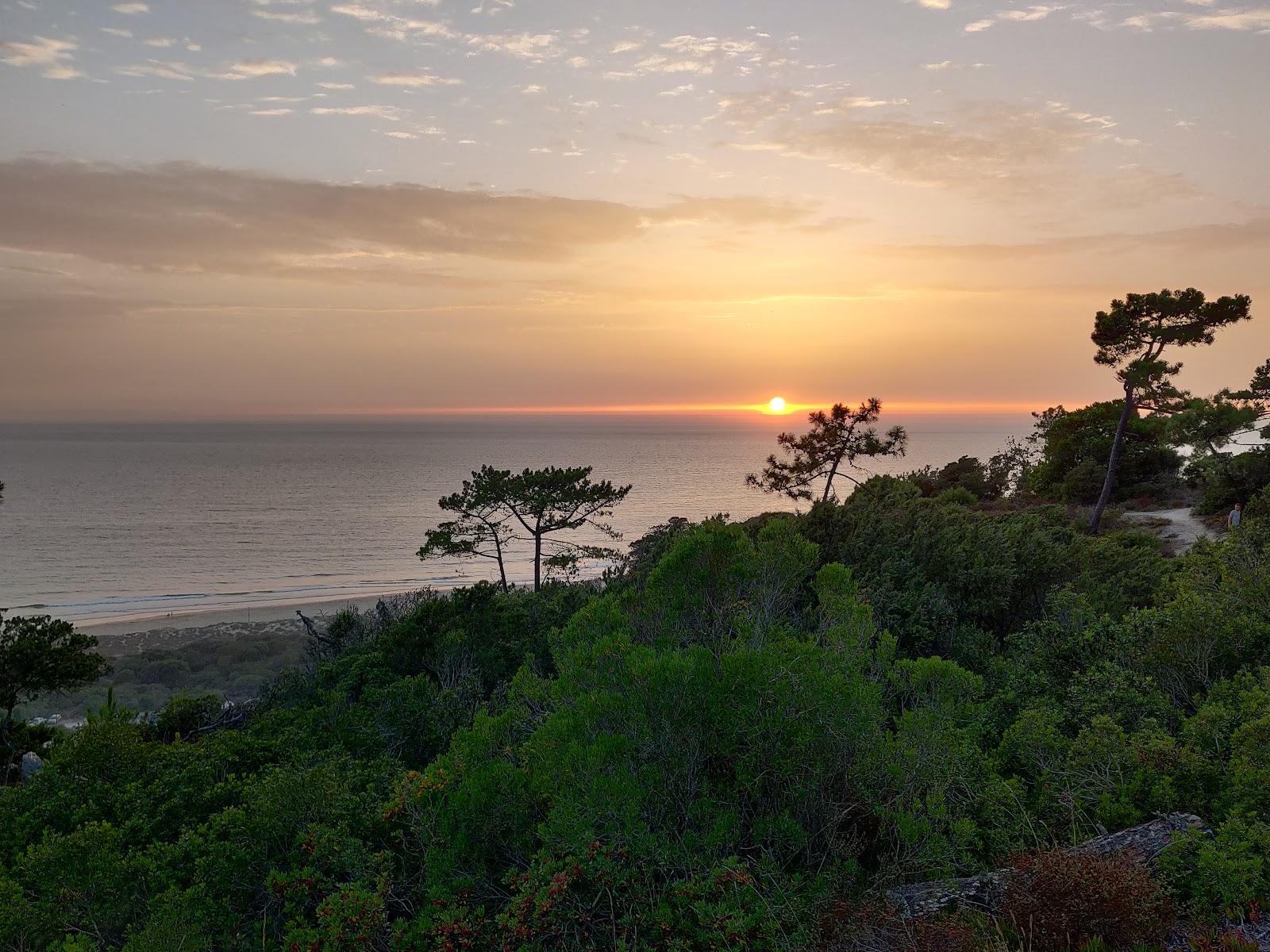 Sandee - Paisagem Protegida Da Arriba Fossil Da Costa De Caparica