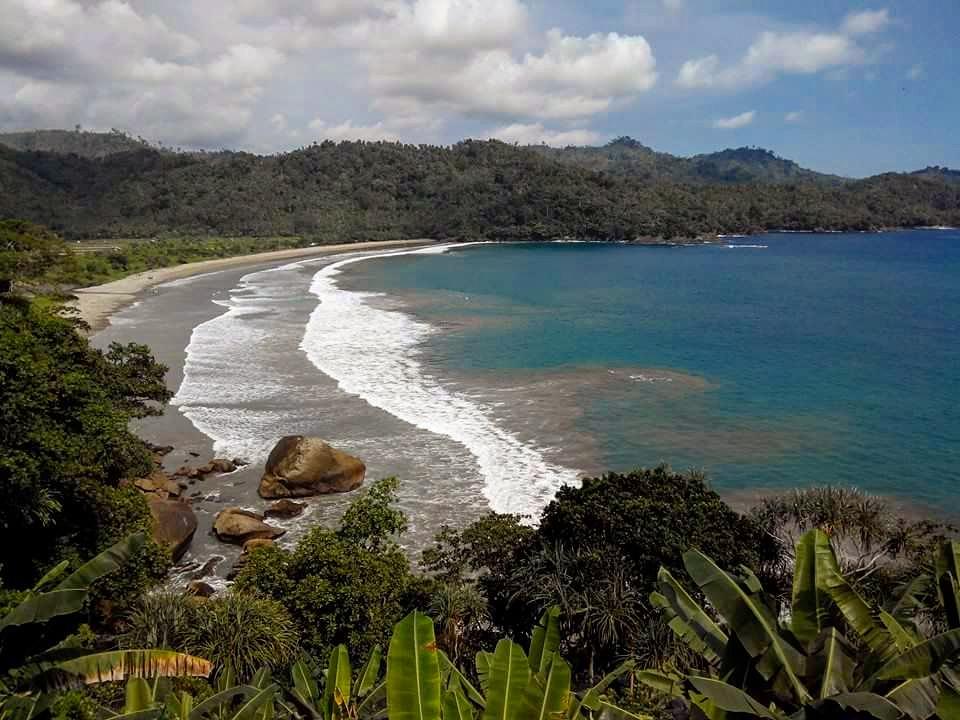 Sandee Lenggoksono Beach Photo