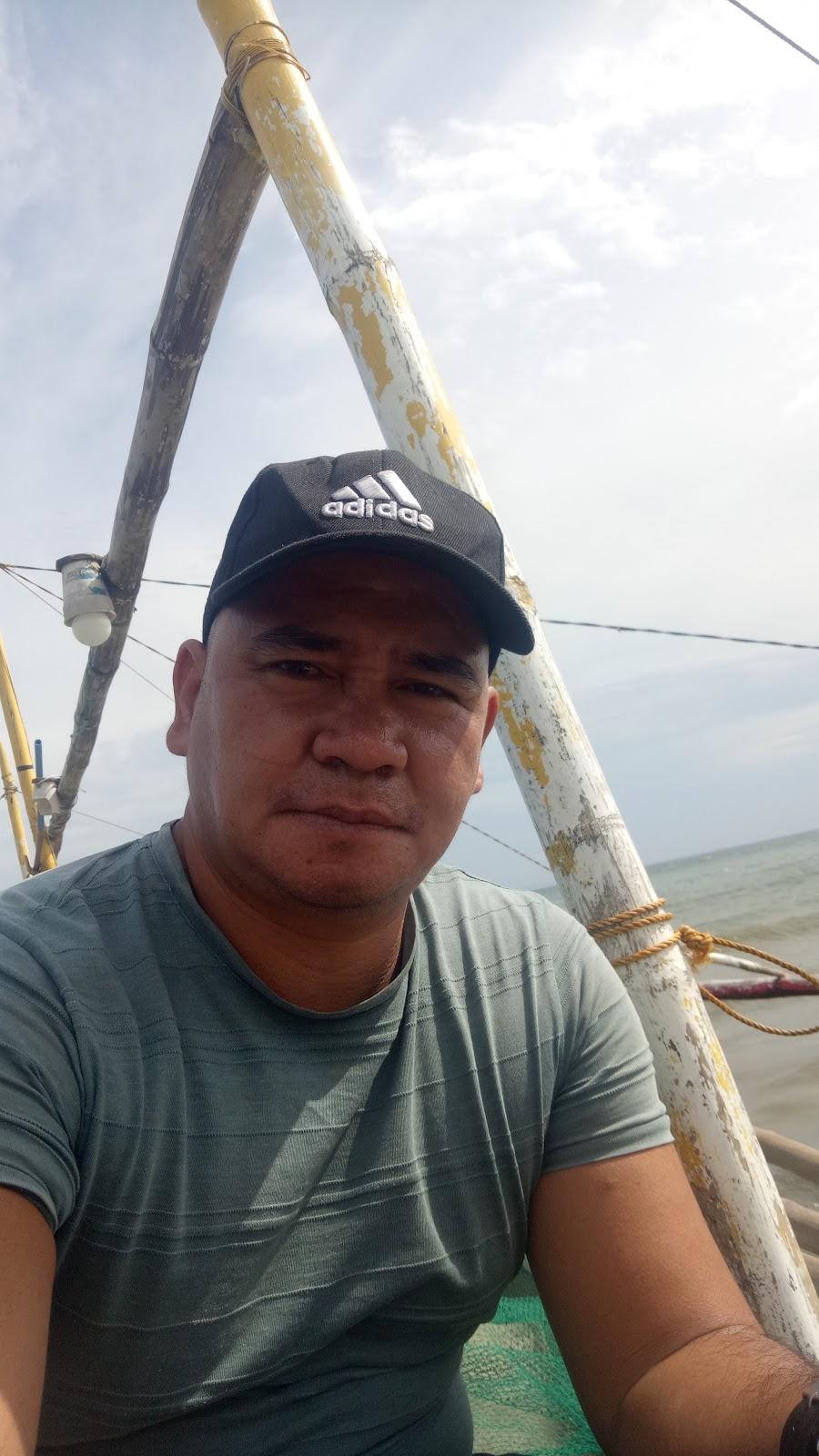 Sandee Botong Bay Resort And Store