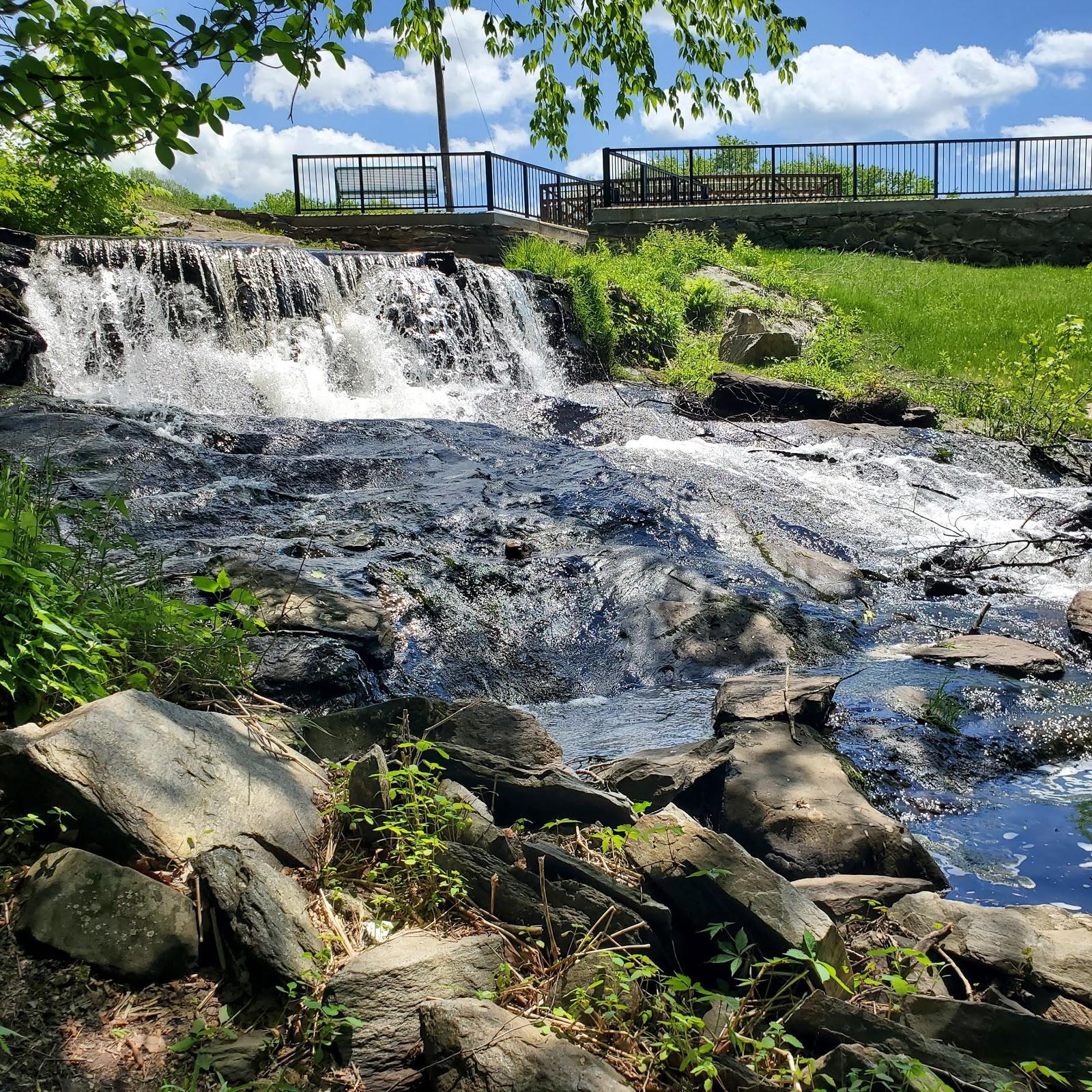 Sandee Valley Falls Park Photo