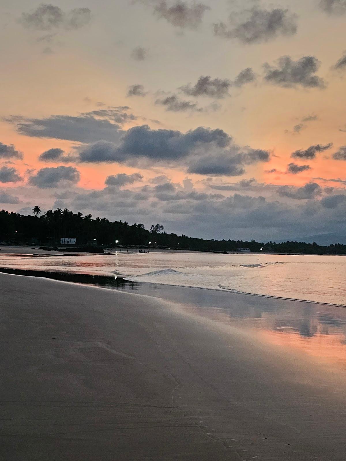 Sandee - Playa Las Mueludas, La Union