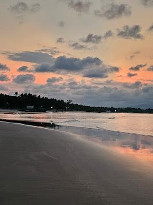 Sandee - Playa Las Mueludas, La Union