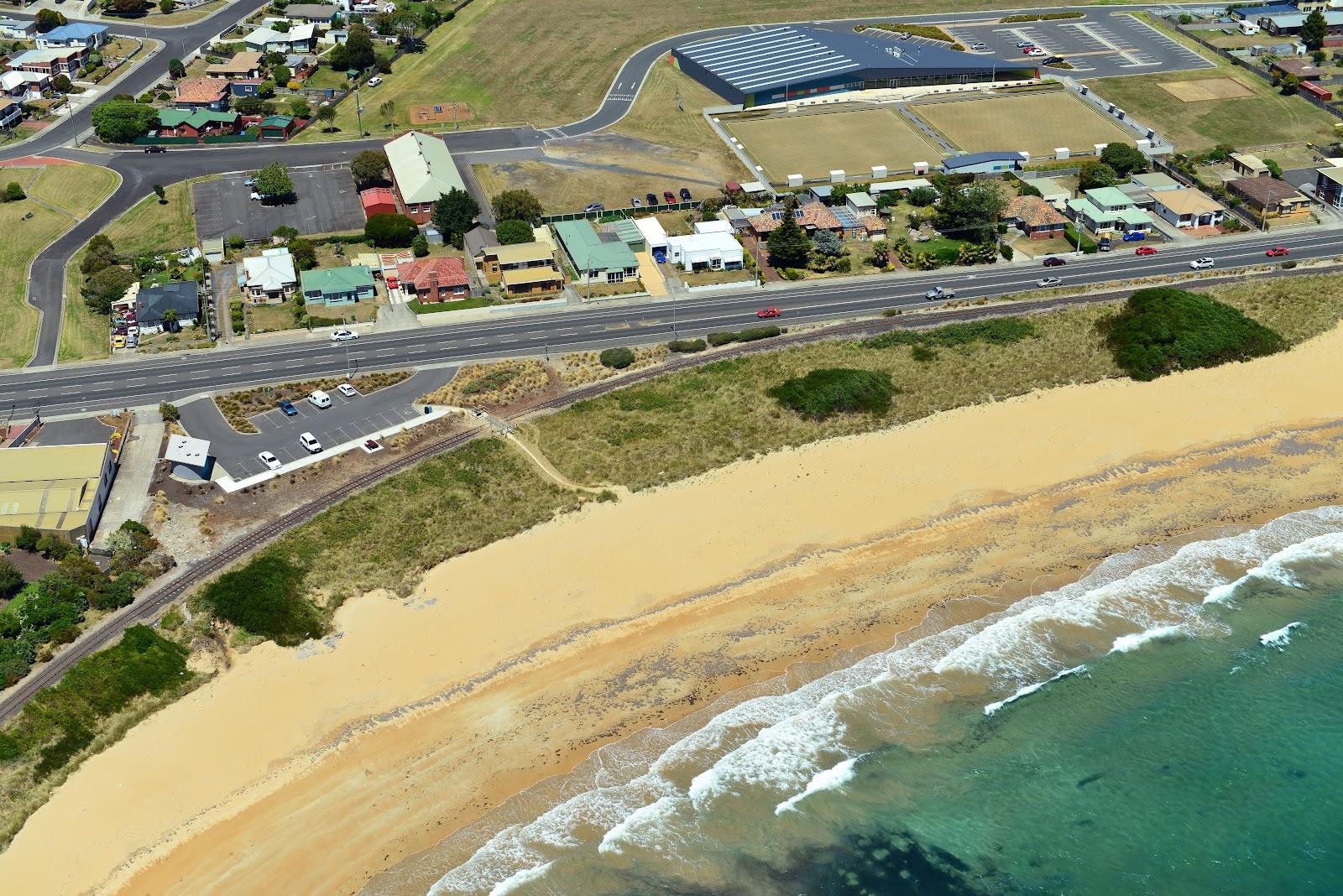 Sandee Cooee Beach