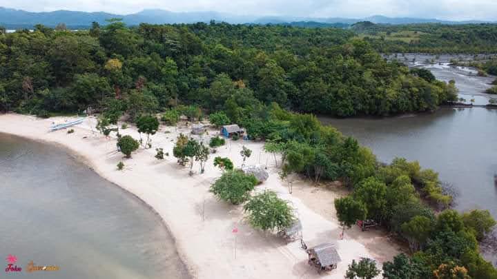 Sandee Isla Salamin Beach Resort