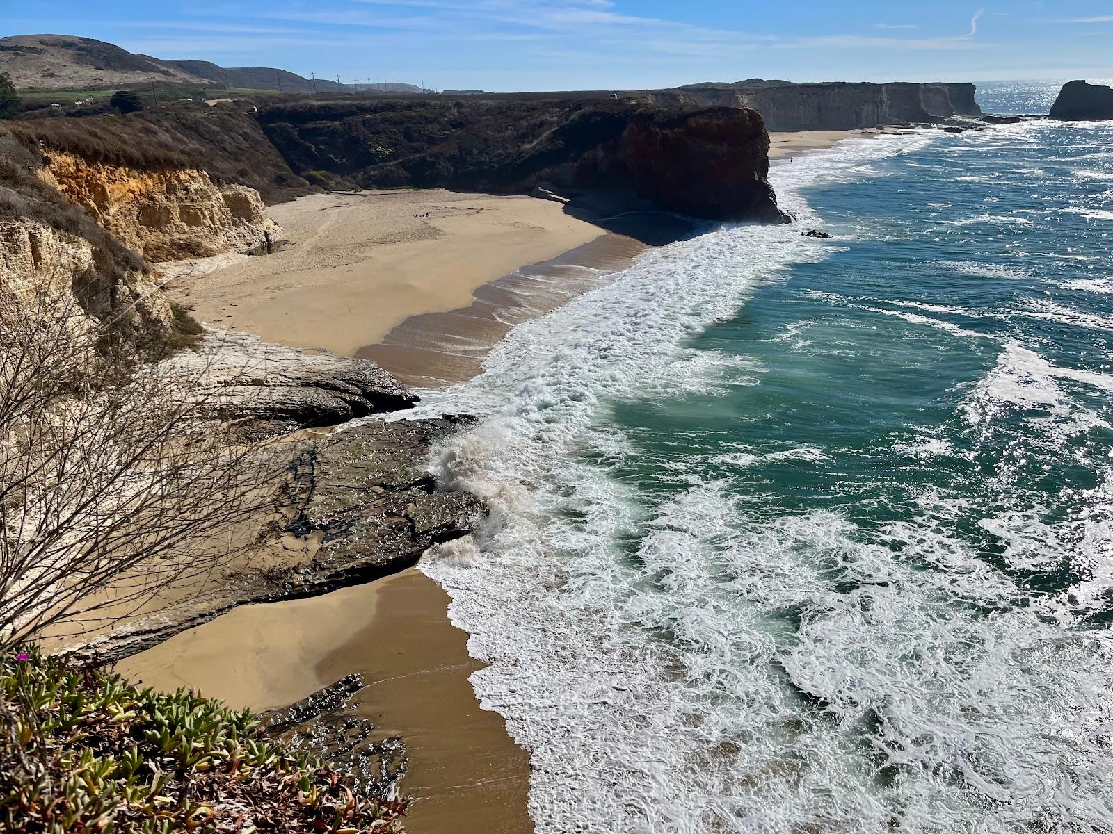 Sandee - Coast Dairies State Park - Hole-In-The-Wall Beach