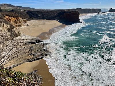 Sandee - Coast Dairies State Park - Hole-In-The-Wall Beach