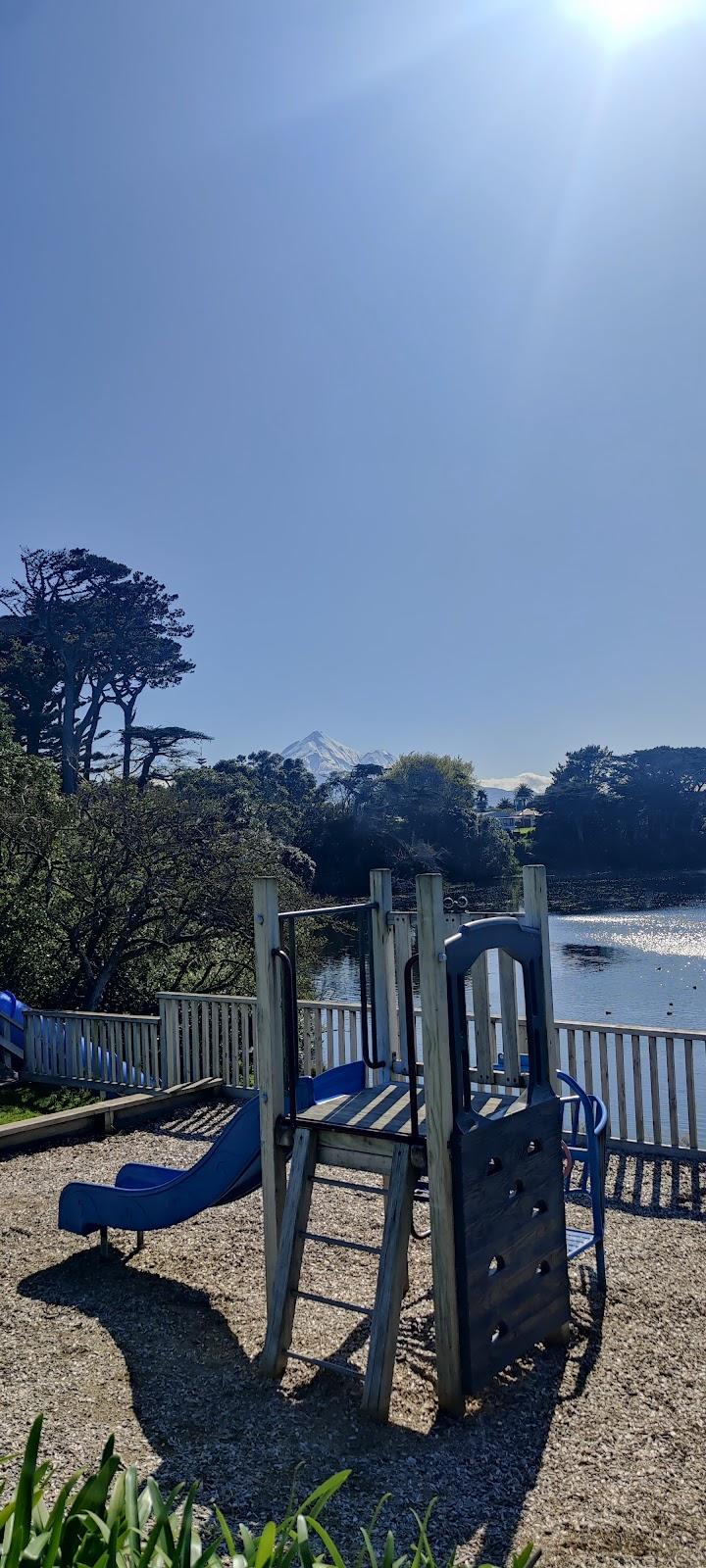 Sandee Opunake Lake