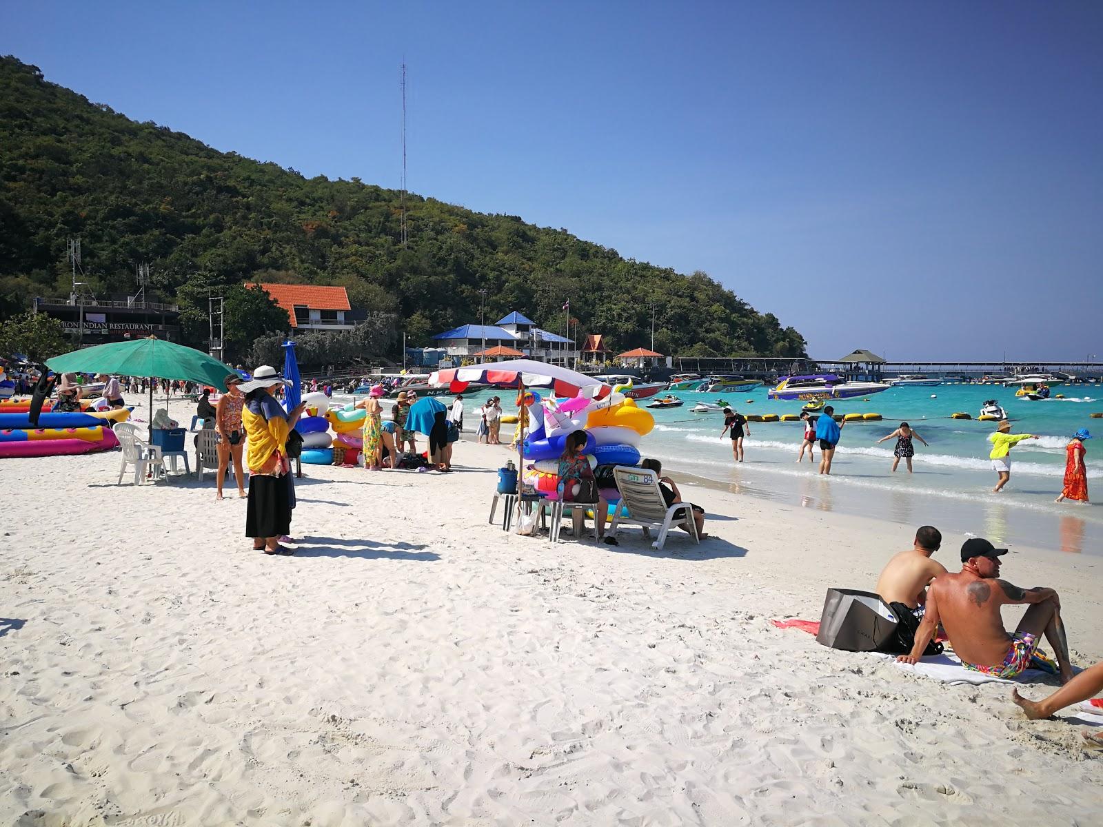 Sandee Tawaen Beach
