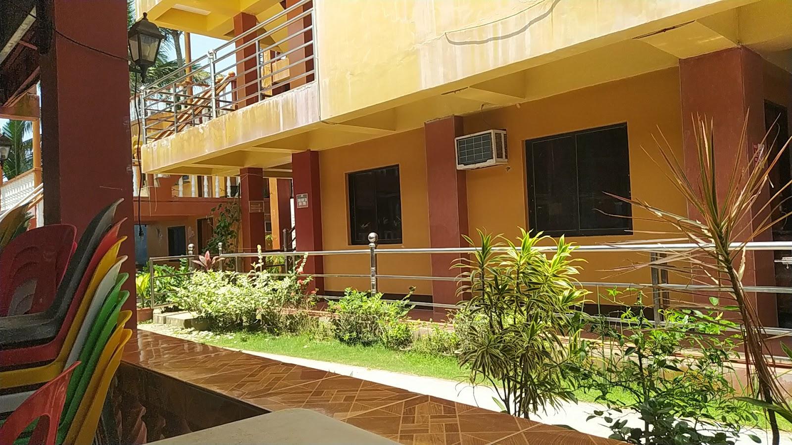 Sandee Bayangan Hotel And Beach Resort