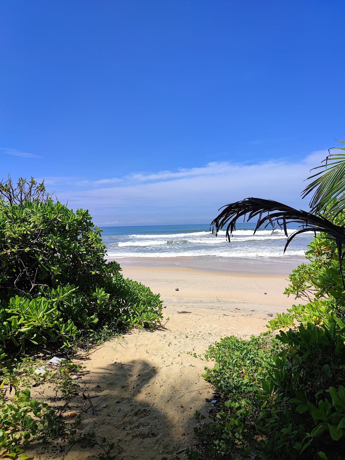 Sandee Sasihitlu Beach