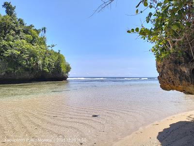 Sandee - Pantai Nunuhu