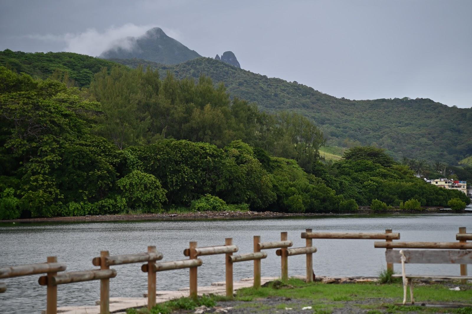 Sandee Bois Des Amourettes Public Beach Photo