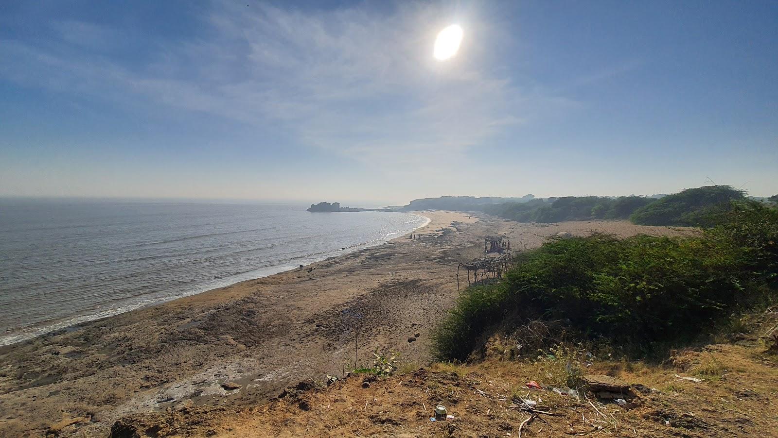 Sandee Mast Dhara Cave & Beach Photo