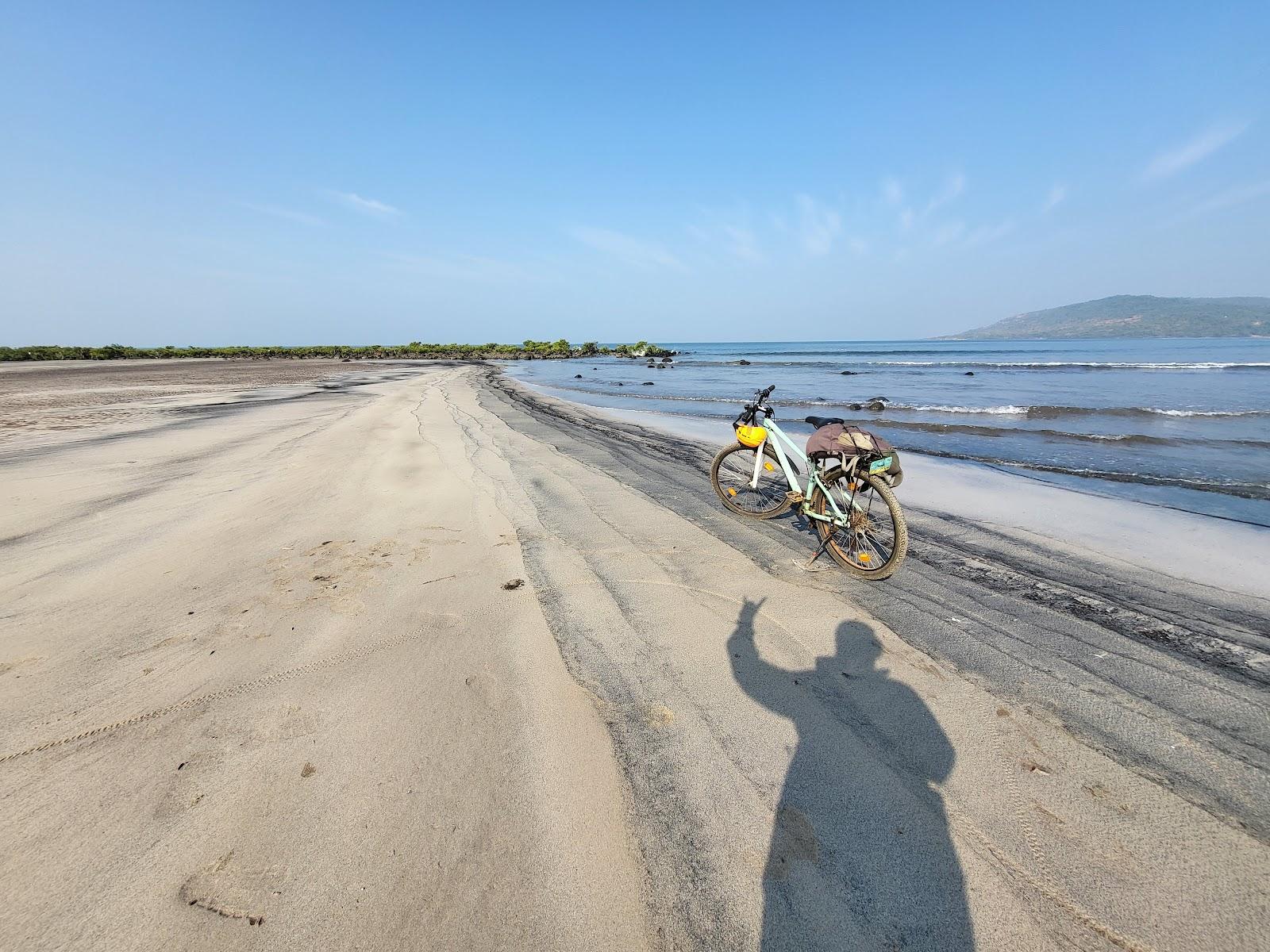 Sandee Padale Beach