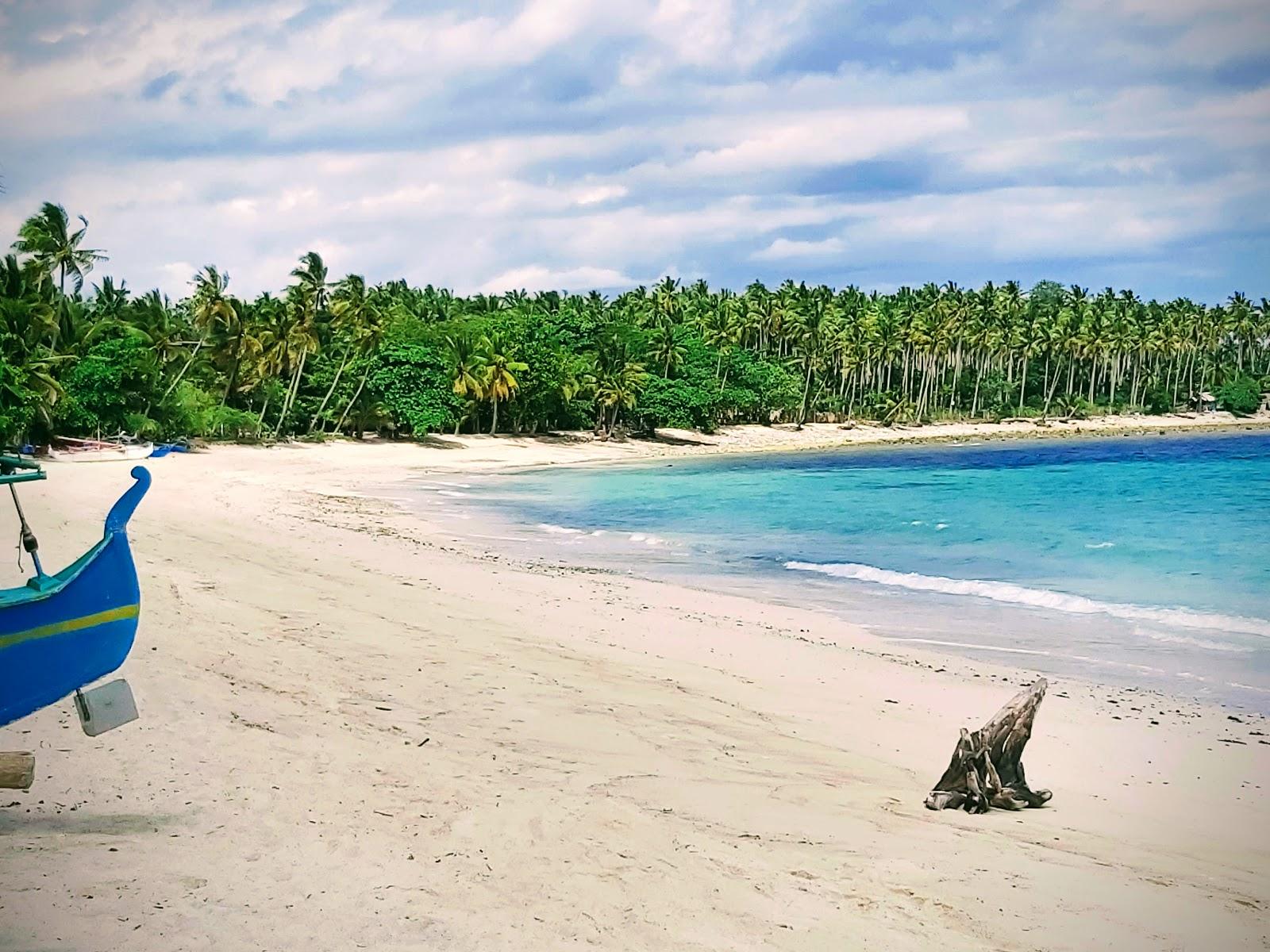 Sandee Menzi Beach
