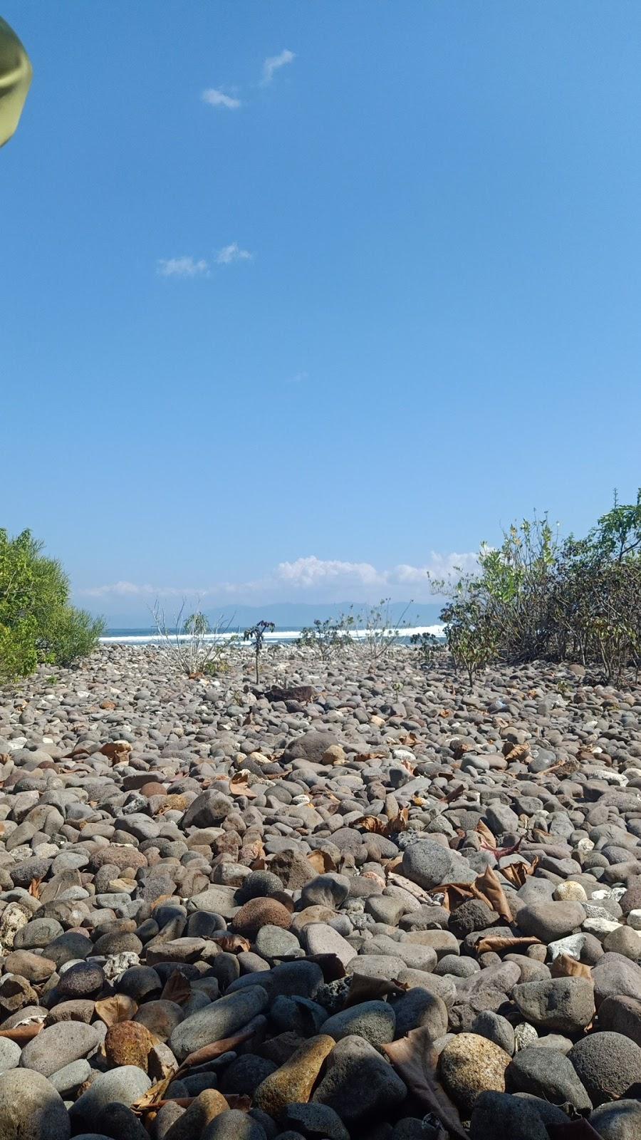 Sandee Lakfams Beach