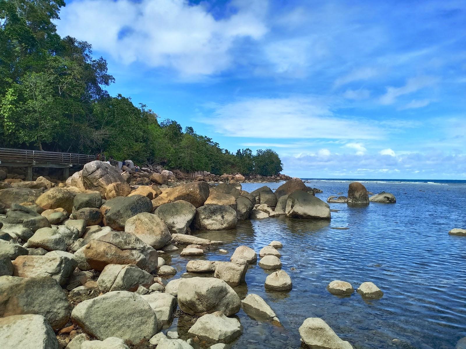 Sandee Obyek Wisata Pantai Batu Pinagut