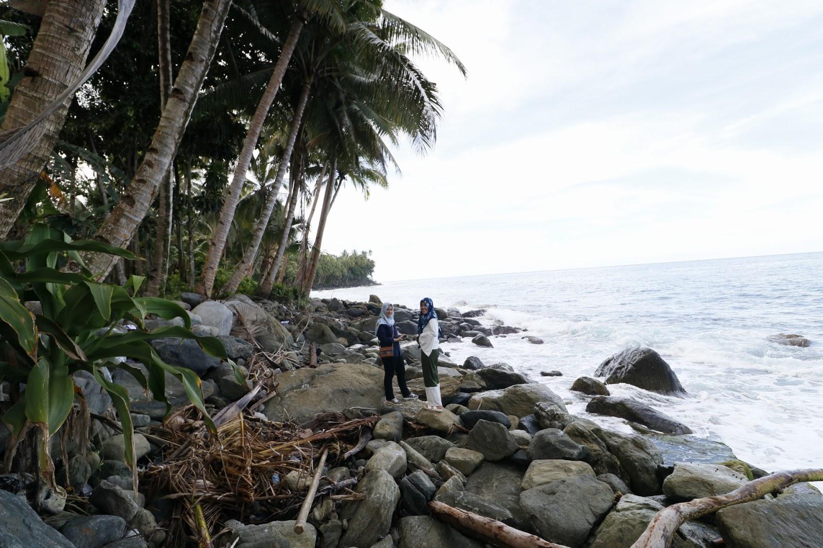 Sandee Pantai Doromena