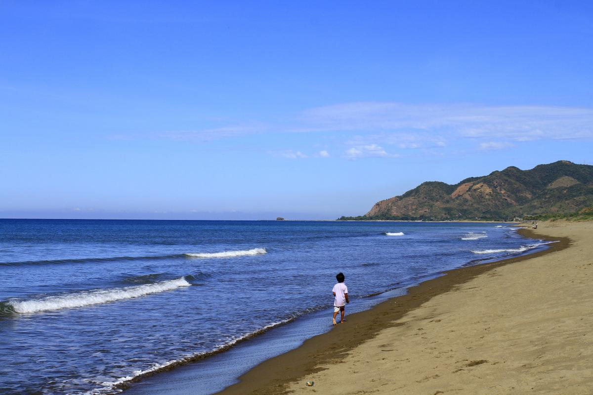 Sandee Pantoc Public Beach