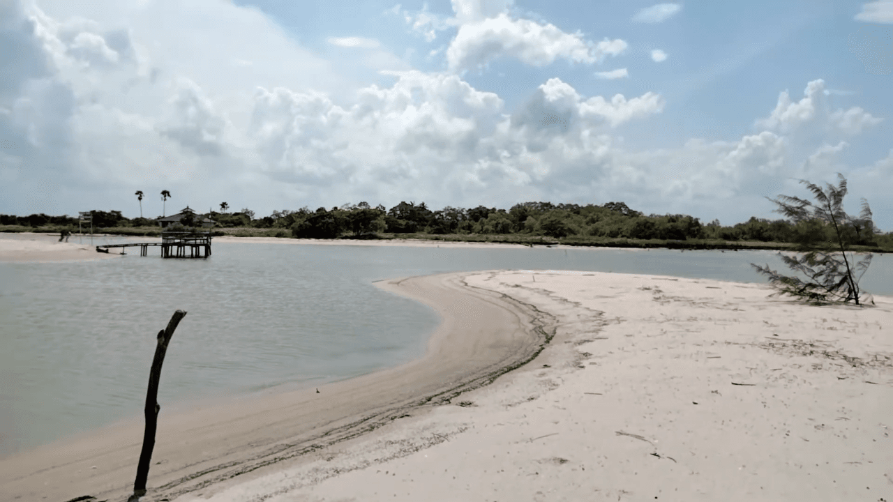 Sandee Pantai Menjangan