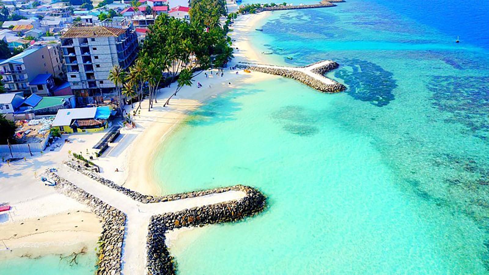Sandee Velena Beach