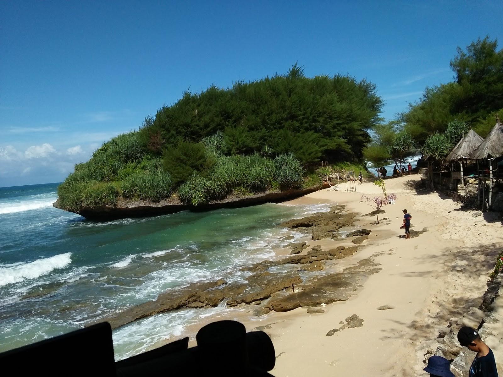 Sandee Sili Beach