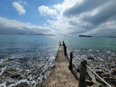 Sandee - Sandy Bay Swimming Shed / Sha Wan Yong Peng