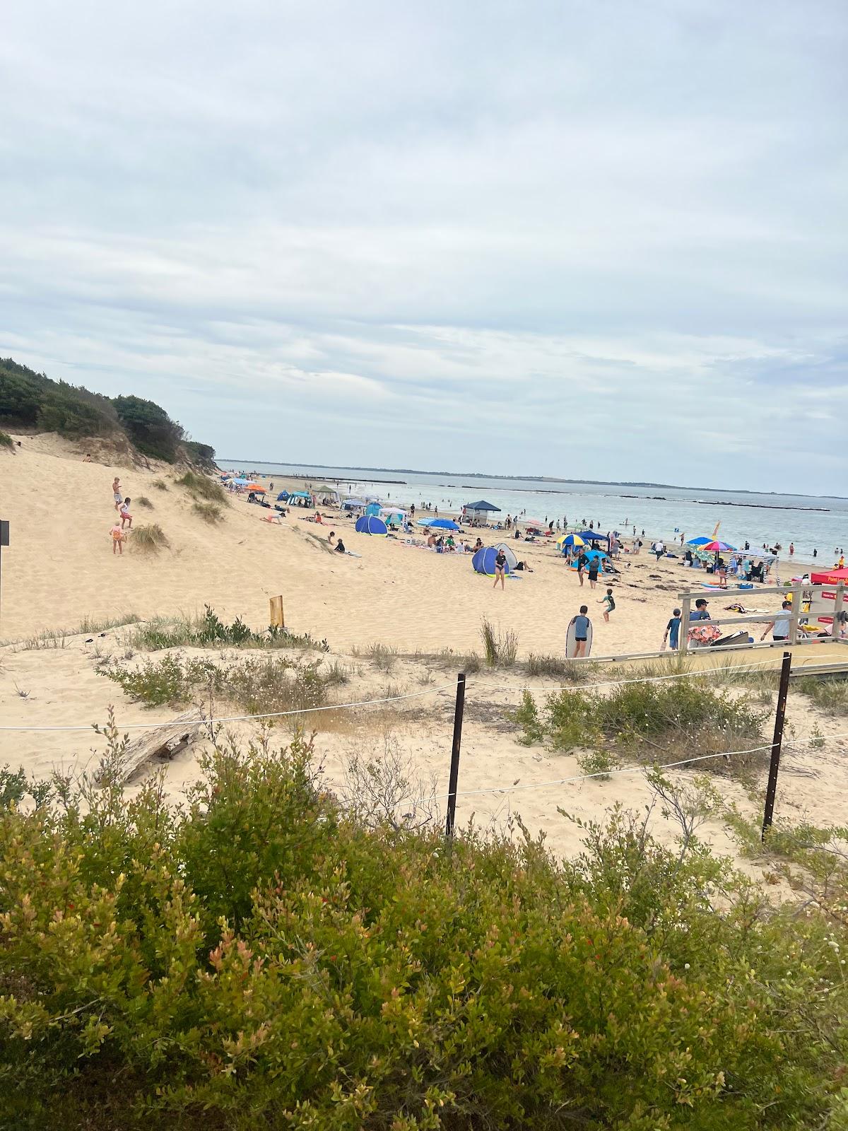 Sandee Point Leo Surf Photo