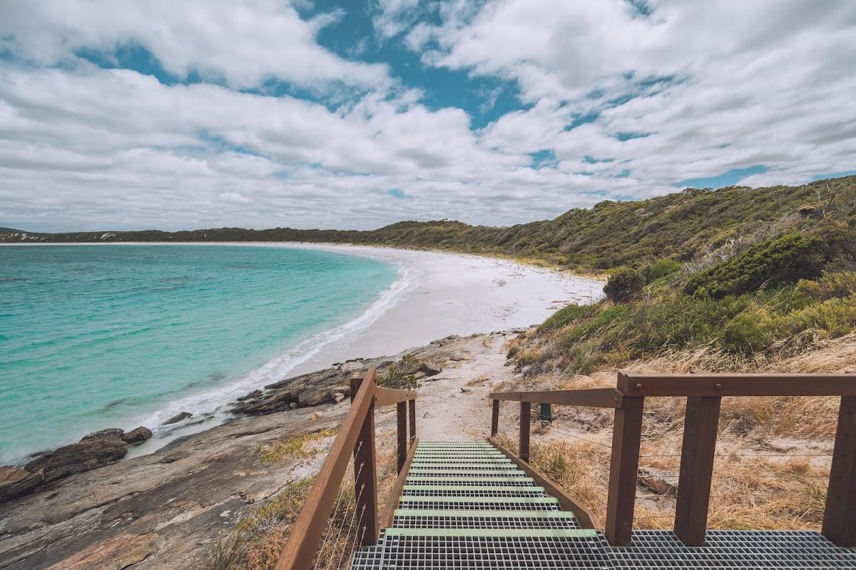 Sandee Ledge Beach Photo