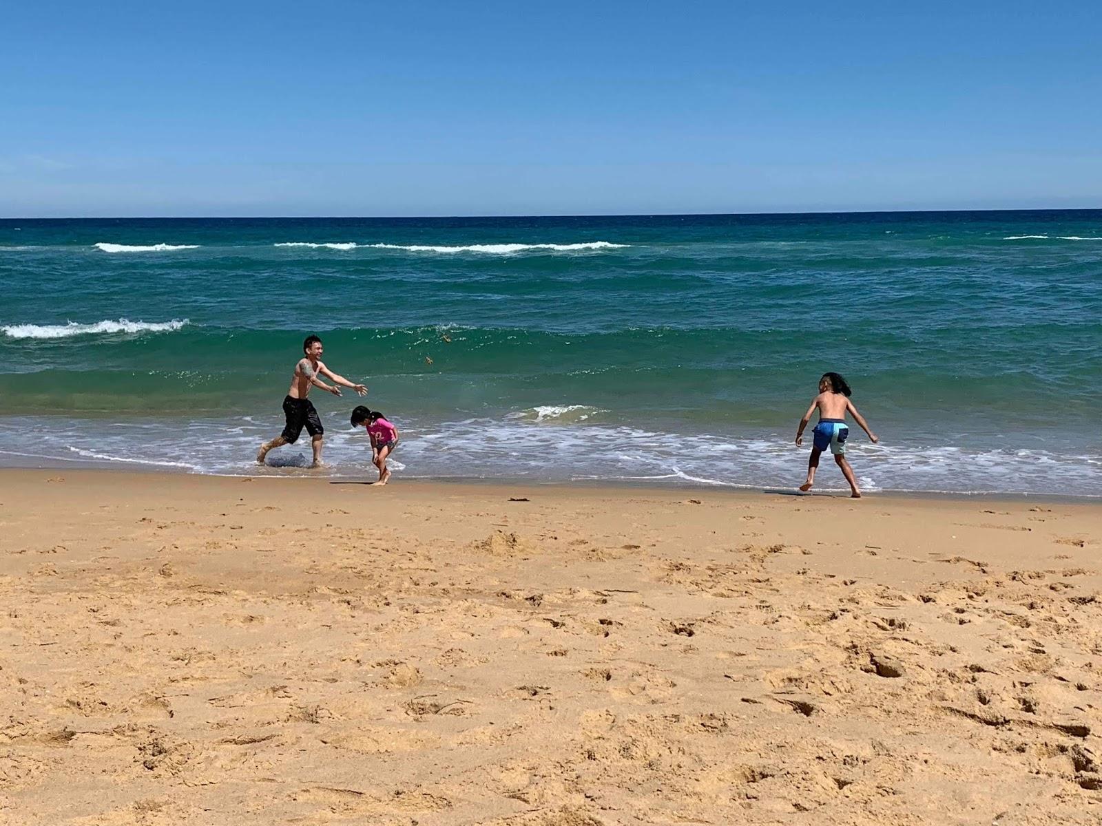 Sandee Lakes Entrance Beach Photo