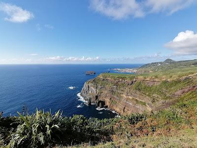 Sandee - Ponta Da Ferraria