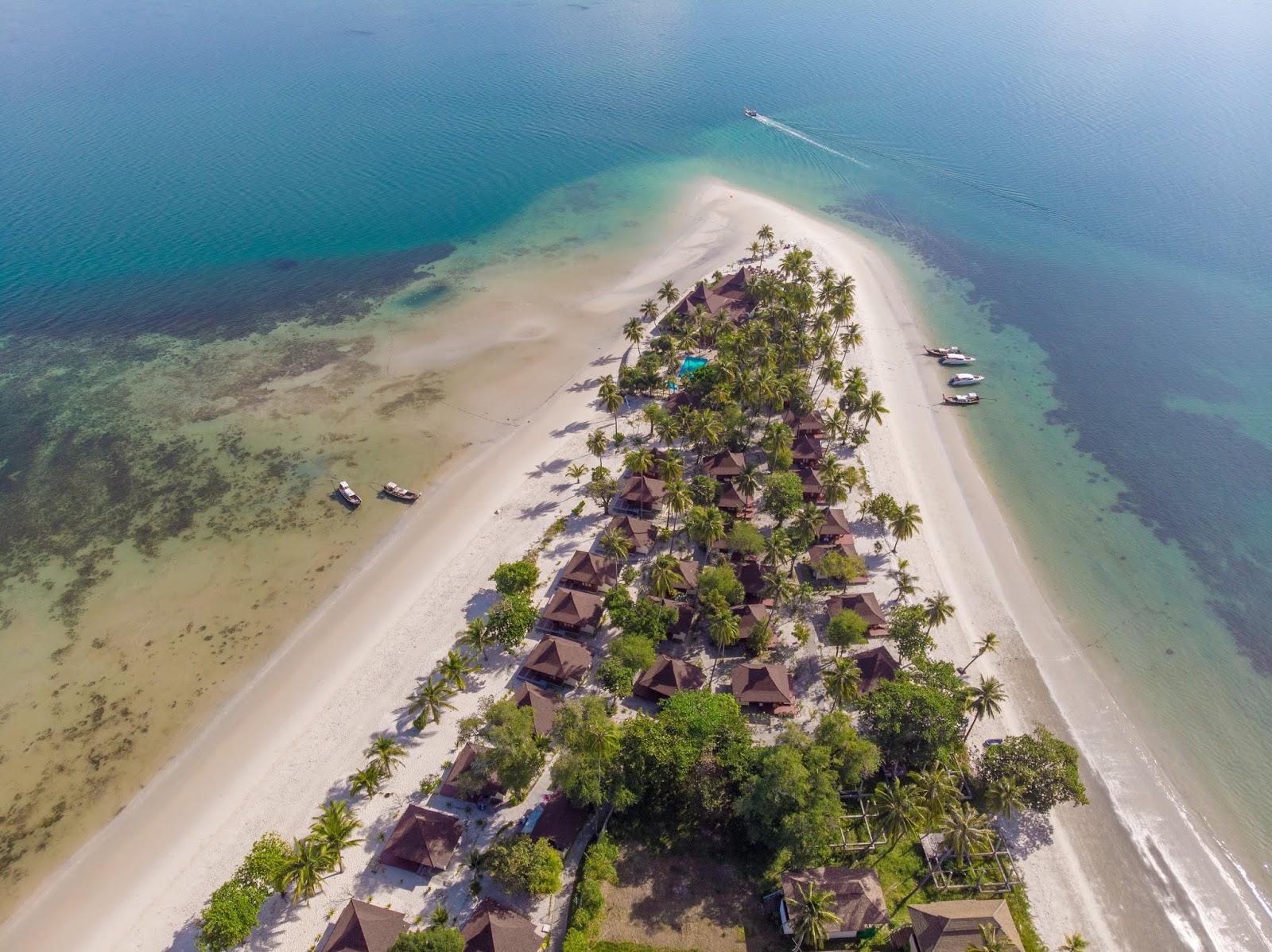 Sandee Pearl Beach