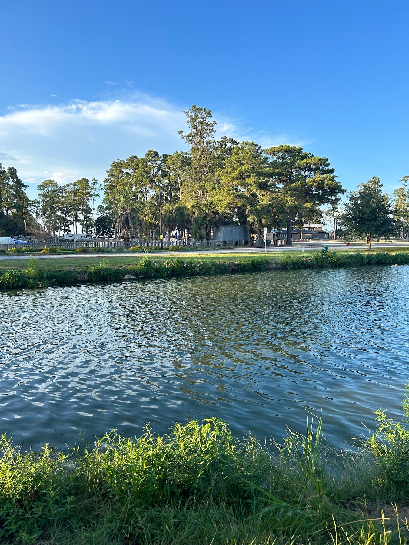 Sandee Lakeview Park & Beach Photo