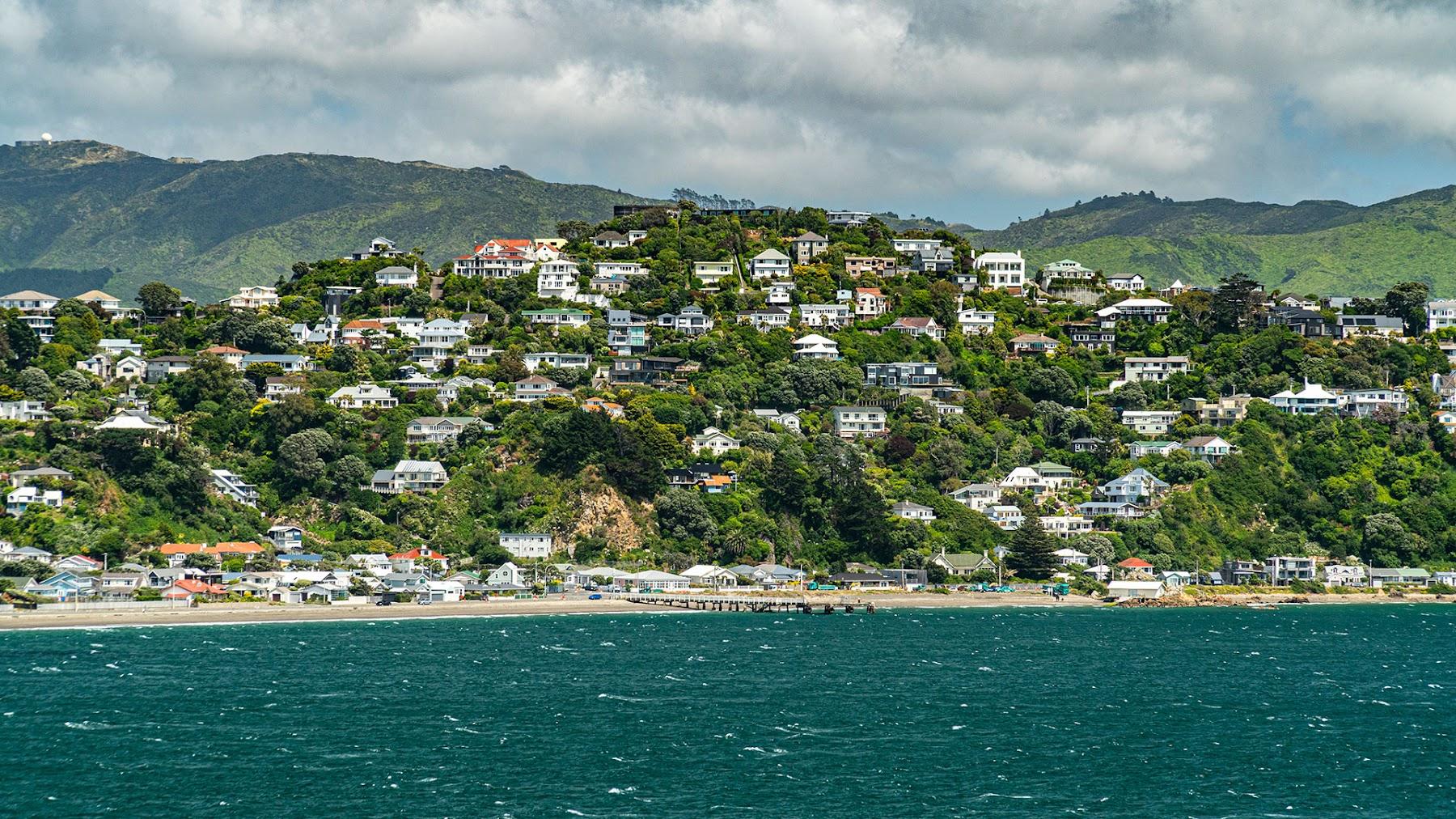Sandee Seatoun Wharf