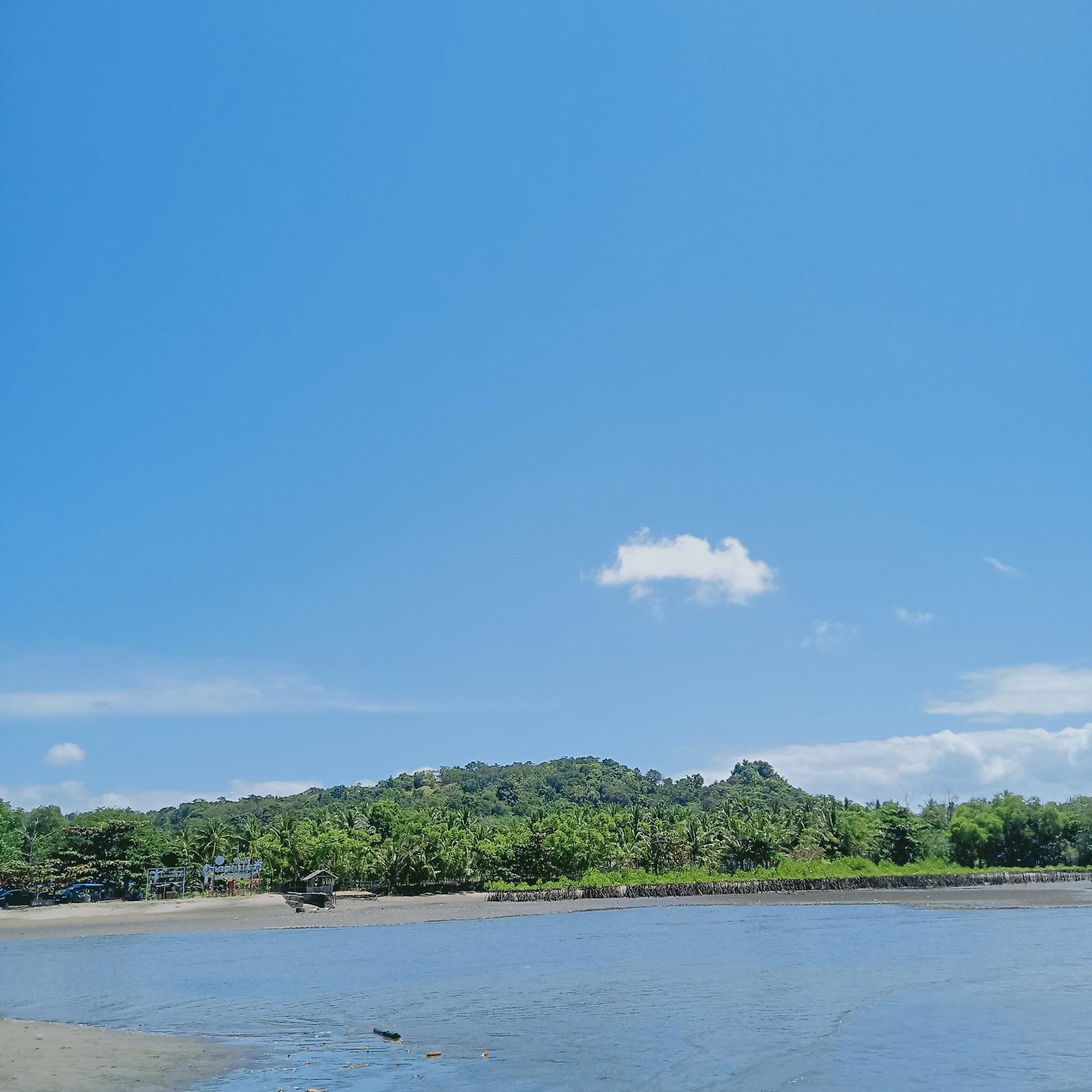 Sandee Mallenreng Beach Photo