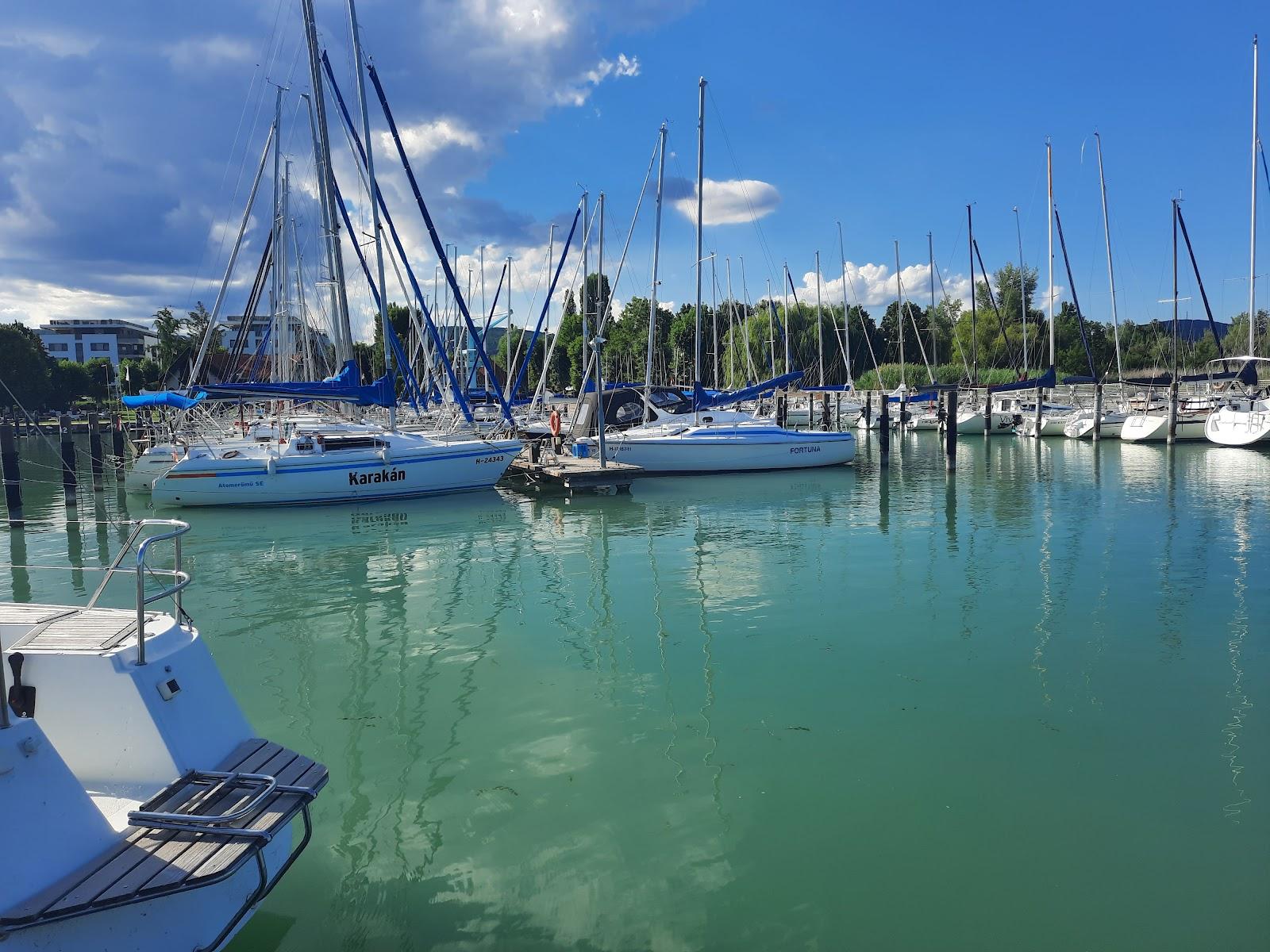 Sandee - Balatonfured Kisfaludy Strandja