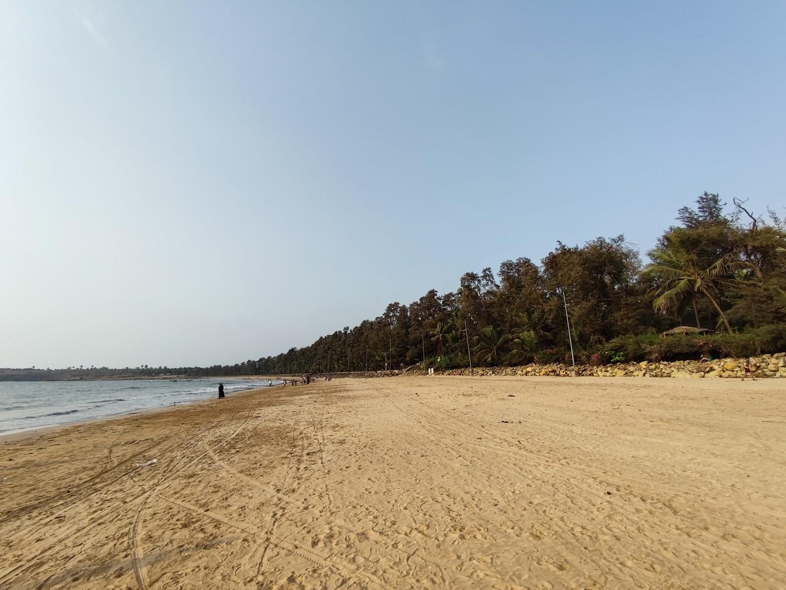Sandee Manori Beach
