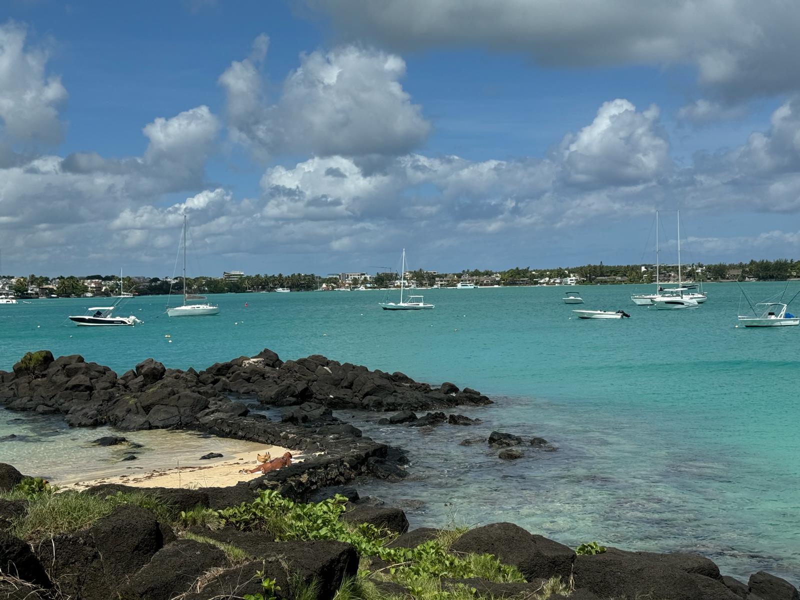 Sandee La Cuvette Beach