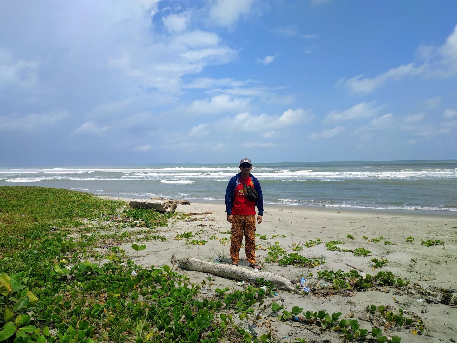 Sandee Pantai Berkas