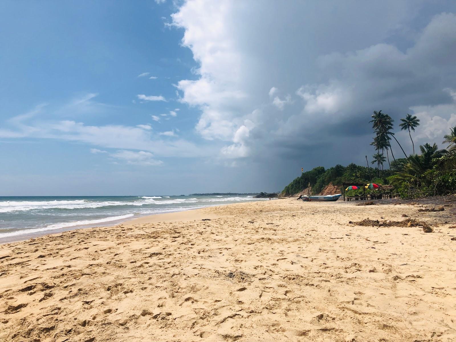 Sandee Lakshawaththa Beach Photo