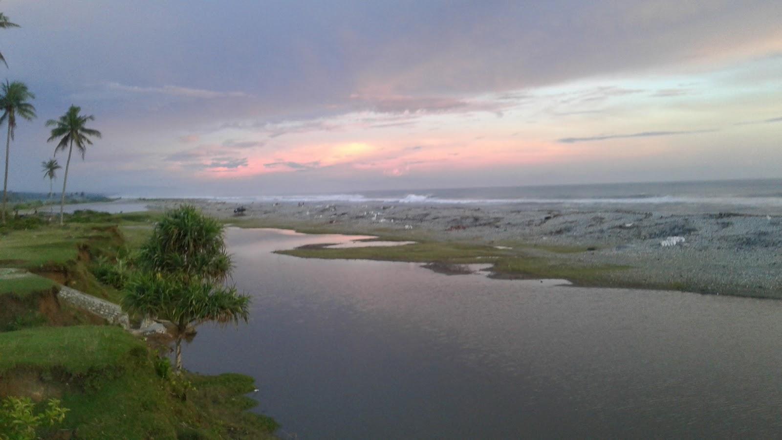 Sandee Bengkenang Beach Photo