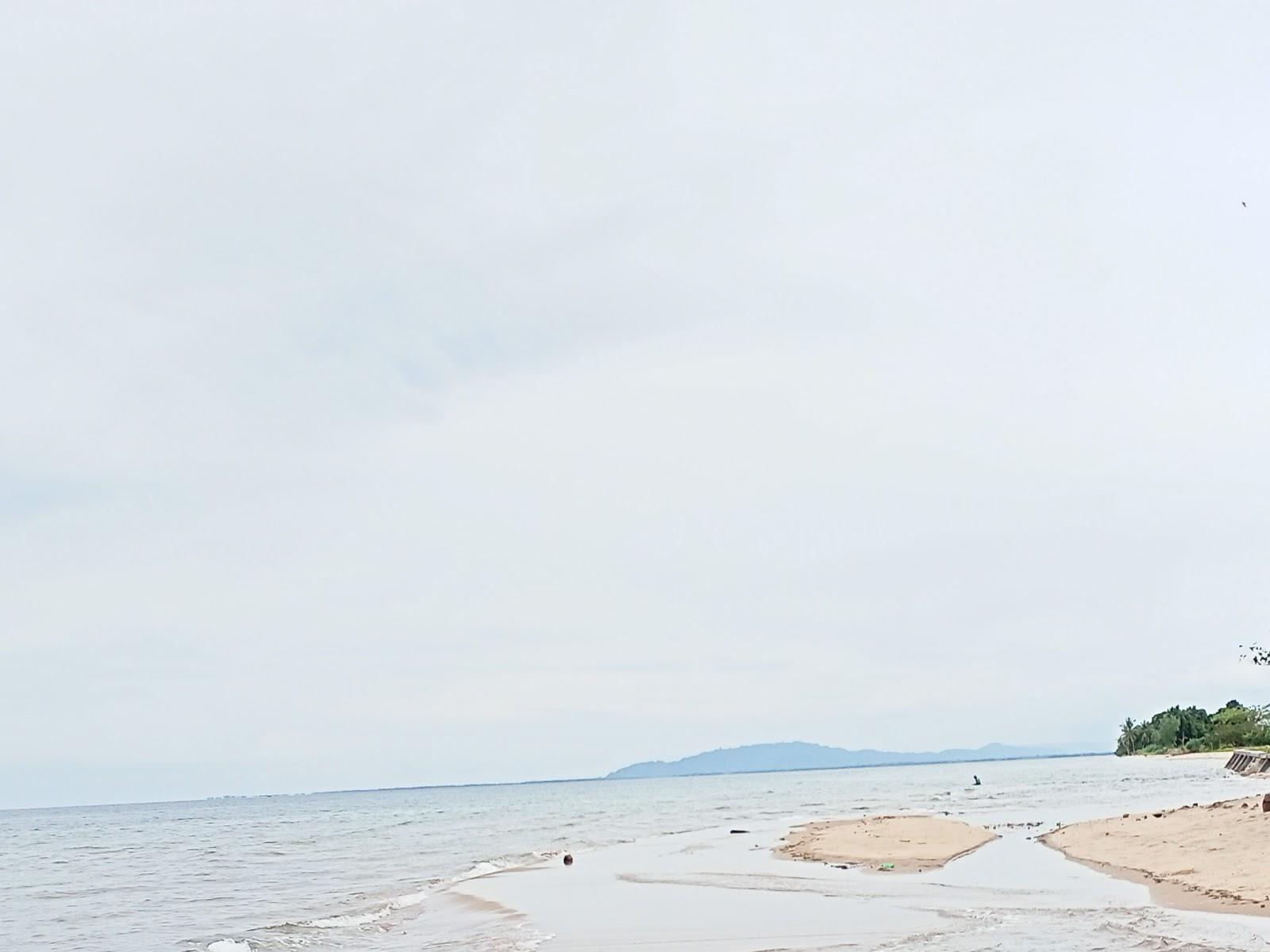 Sandee Pantai Tueni