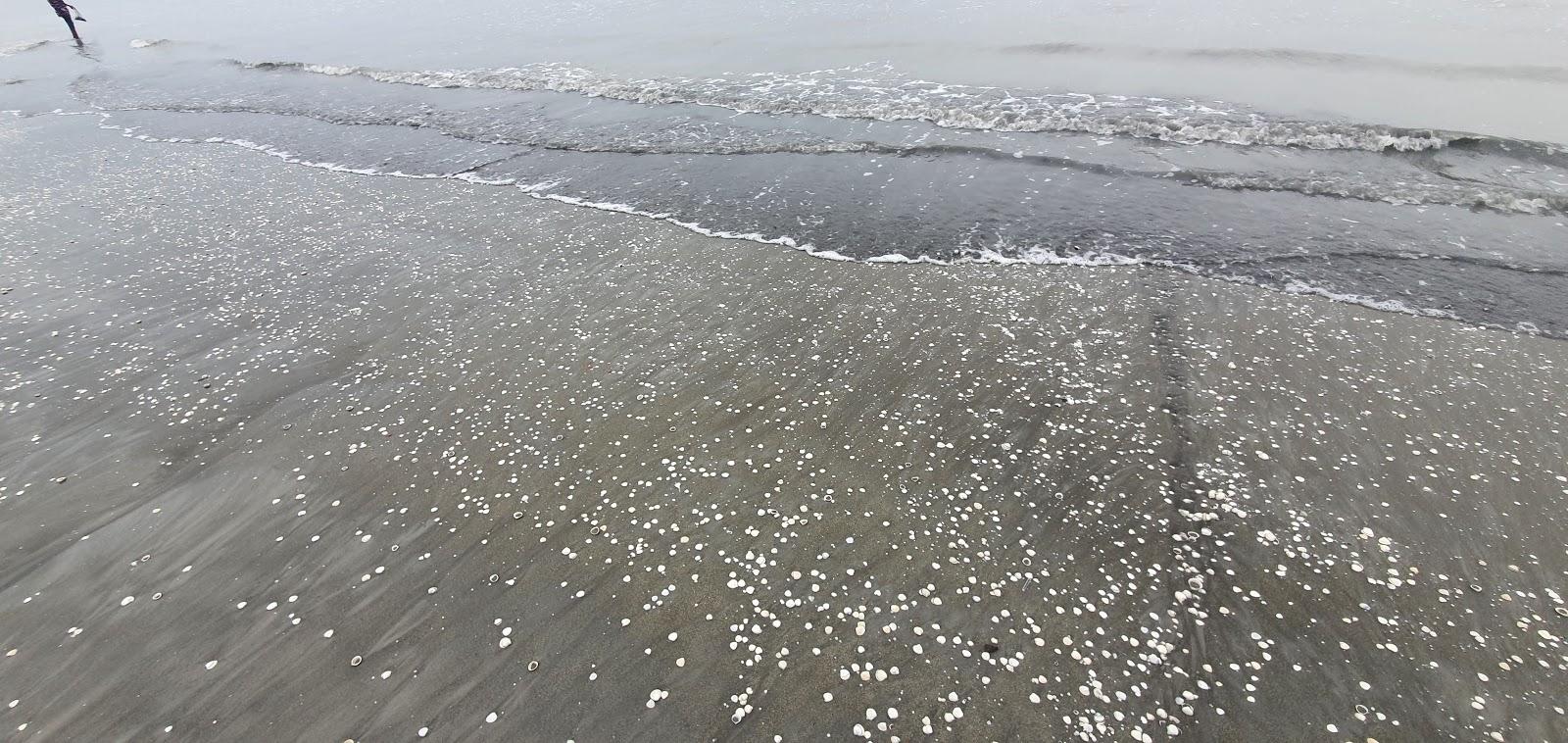Sandee Jhinuk Beach