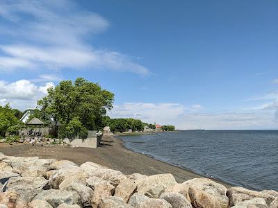 Sandee - Quai De Saint-Jean