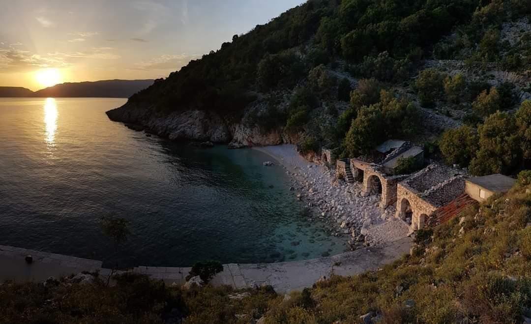 Sandee Porozina Beach