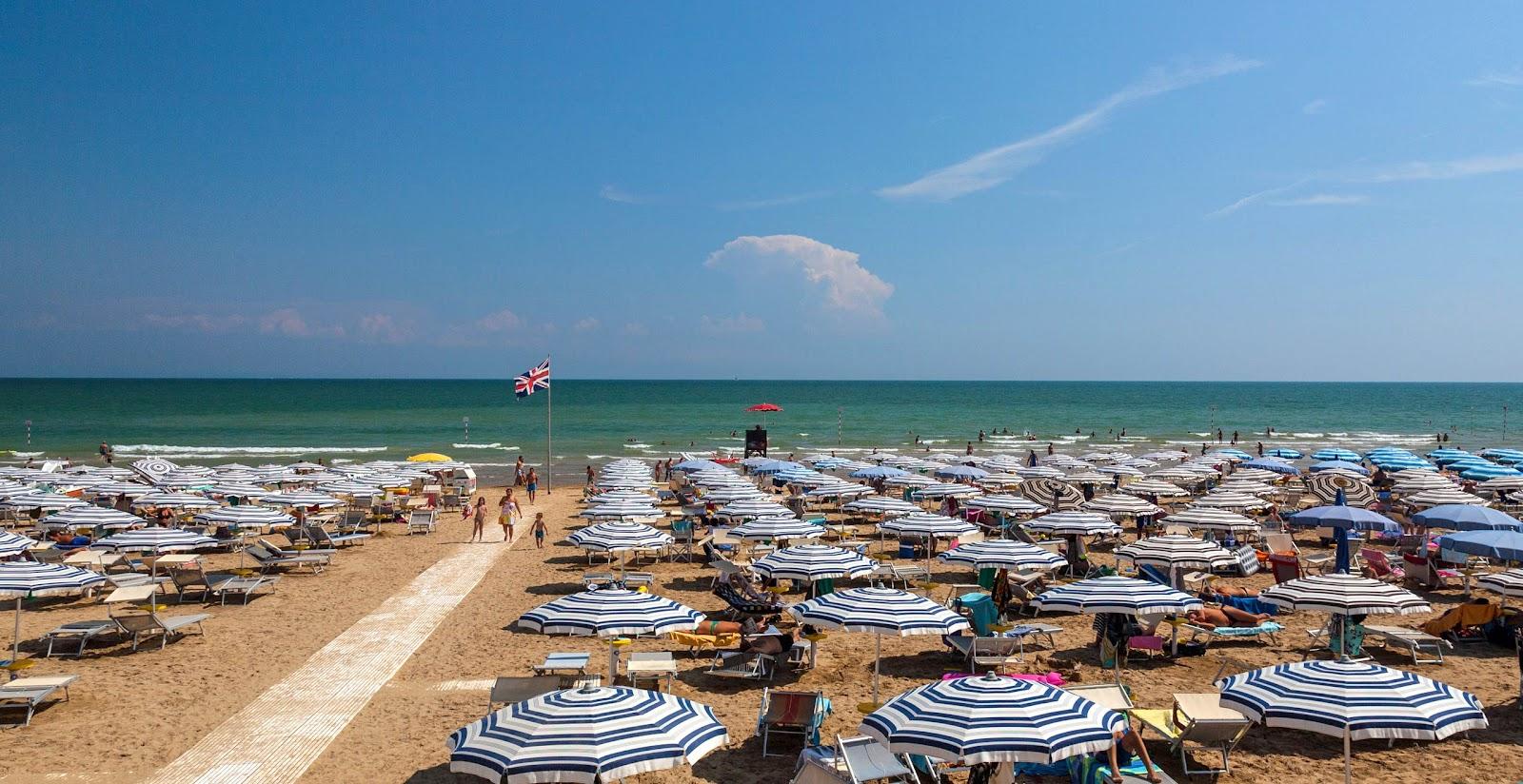 Sandee Beach Office 3 - English Flag