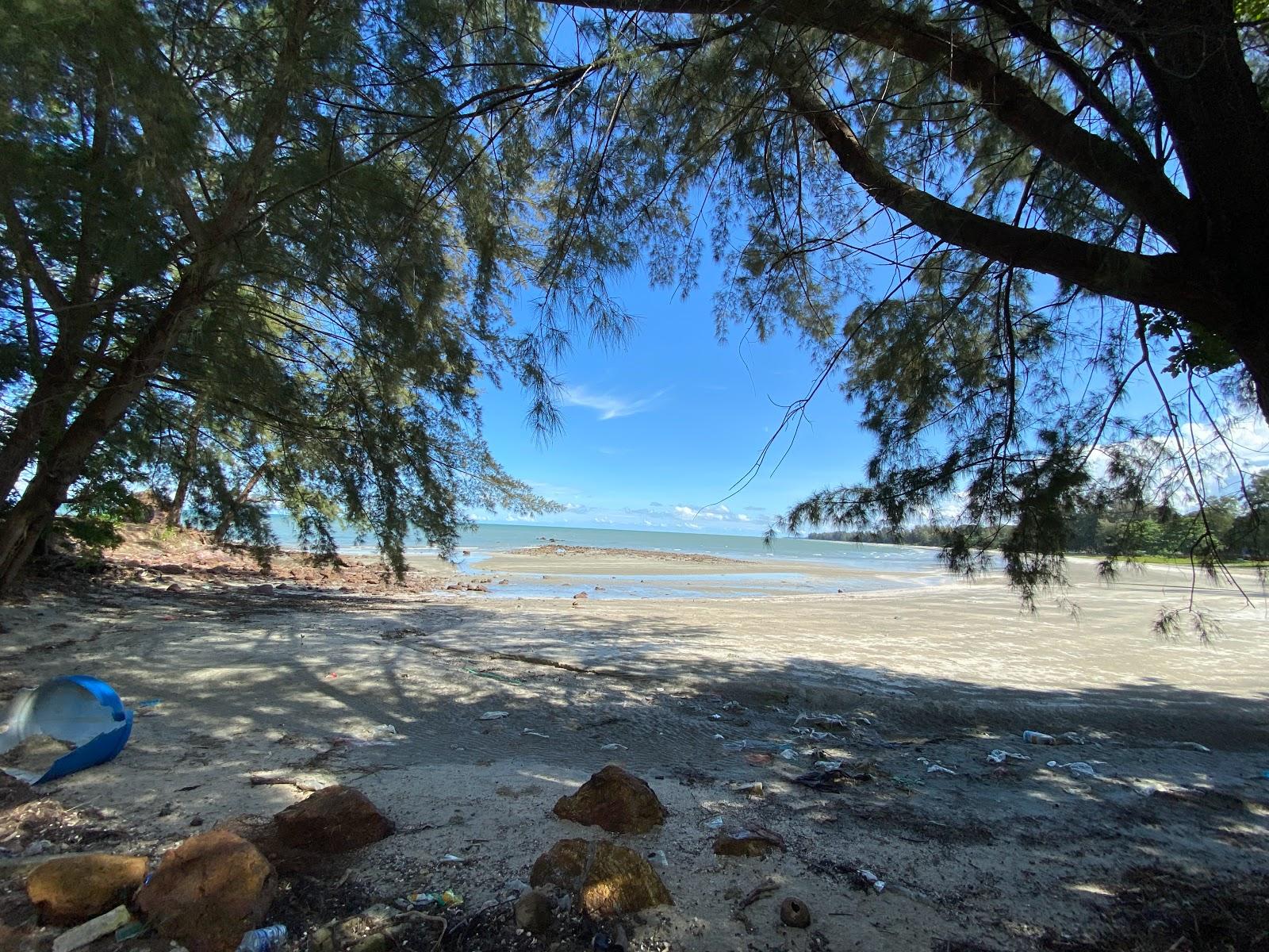 Sandee Tunjuk Laut Beach